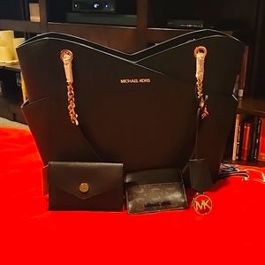 NWT Michael Kors Jet Set Large Saffiano leather shoulderbag/2 wallet accessories